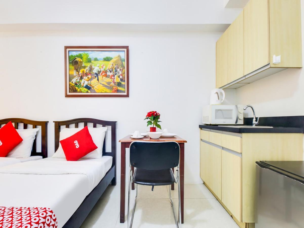 Oyo 893 Dian Suites Makati Manila Exterior photo