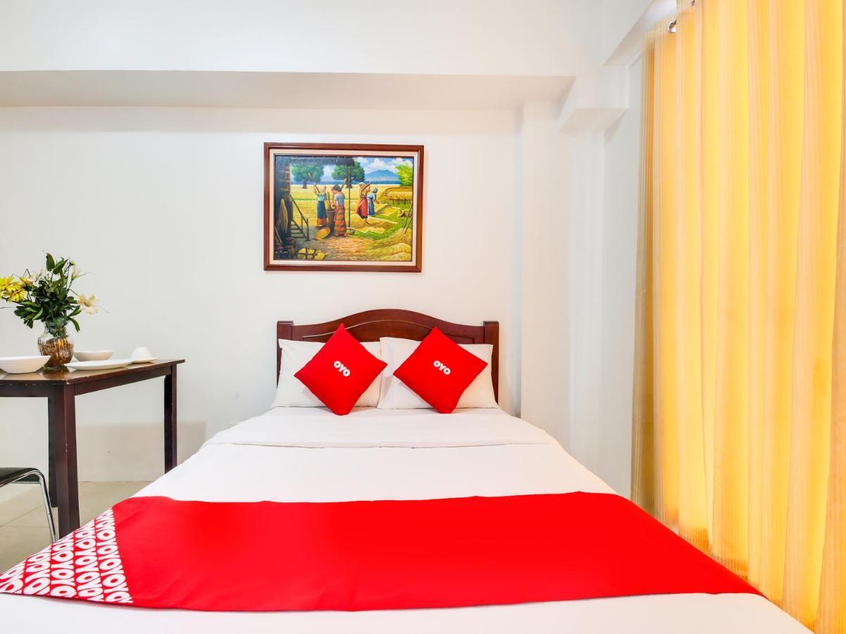 Oyo 893 Dian Suites Makati Manila Exterior photo