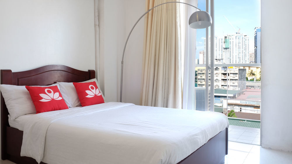 Oyo 893 Dian Suites Makati Manila Exterior photo