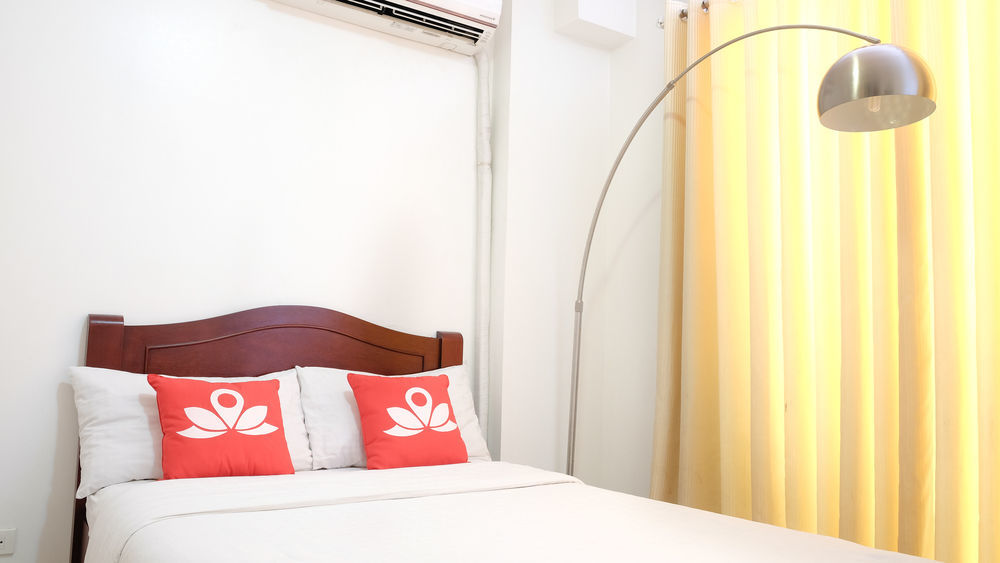 Oyo 893 Dian Suites Makati Manila Exterior photo