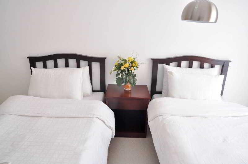 Oyo 893 Dian Suites Makati Manila Exterior photo