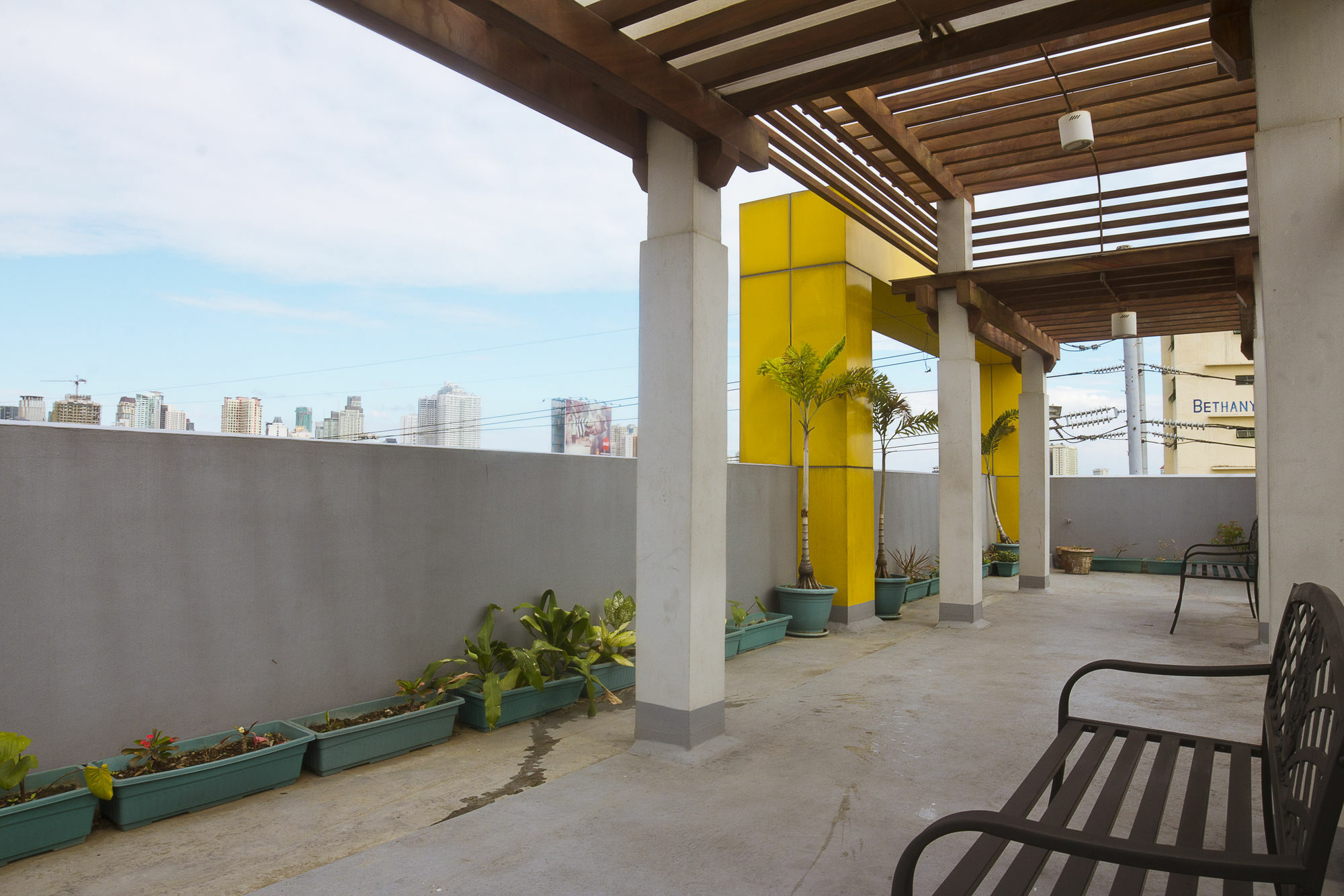 Oyo 893 Dian Suites Makati Manila Exterior photo
